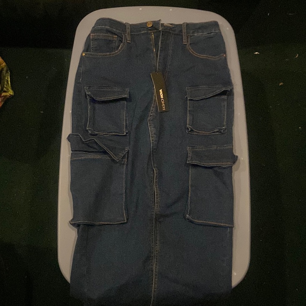 Fashion Nova denim skirt - Medium